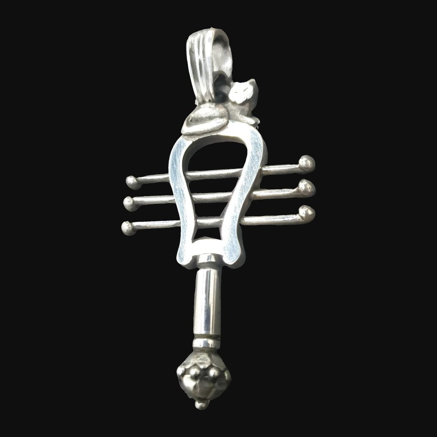 Egyptian Sistrum Pendant of the Goddess Isis 4 cm 11 g Silver Art 1217 - Bricks Masons