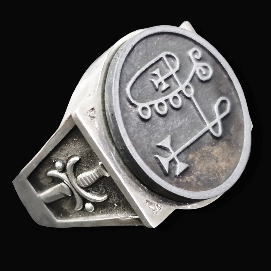 Demon Ring 6 Duke Valefor 72 Demons Lesser Key of Solomon Goetia In Silver 2.2 cm x 1.8 cm 18 Gr Art 1784 - Bricks Masons
