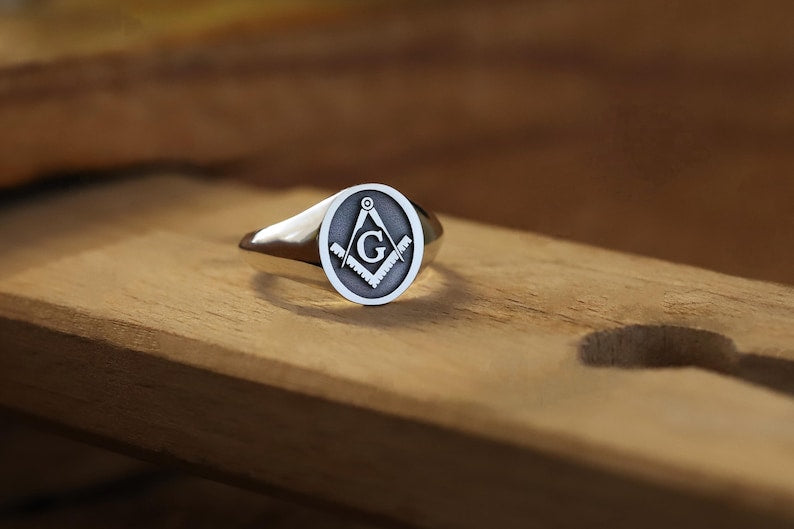 Master Mason Blue Lodge Ring - 10K to 18K Gold Square & Compass G