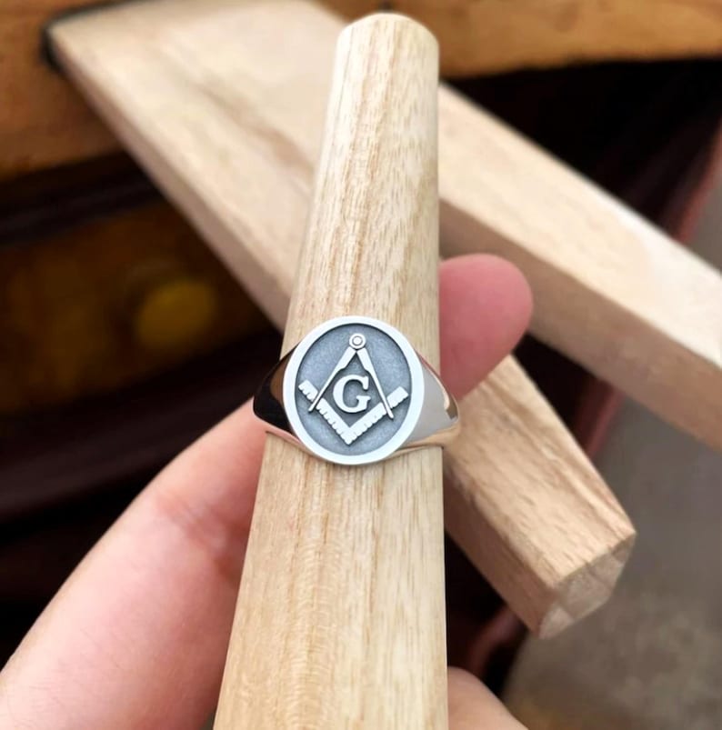Master Mason Blue Lodge Ring - 10K to 18K Gold Square & Compass G