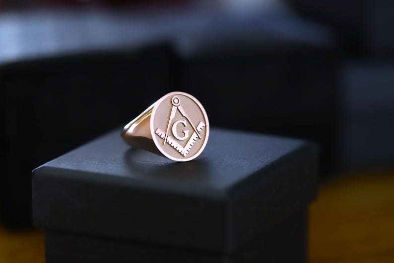 Master Mason Blue Lodge Ring - 10K to 18K Gold Square & Compass G