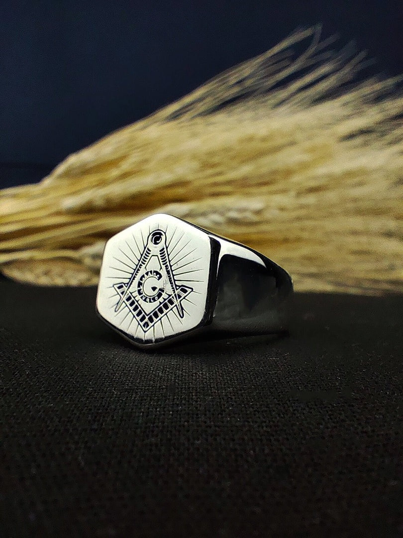 Master Mason Blue Lodge Ring - Octagon Handcrafted Square & Compass G Personalized - Bricks Masons