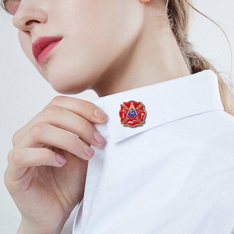Knights Templar Lapel Pin - Fireman Fire Service First Responder - Bricks Masons