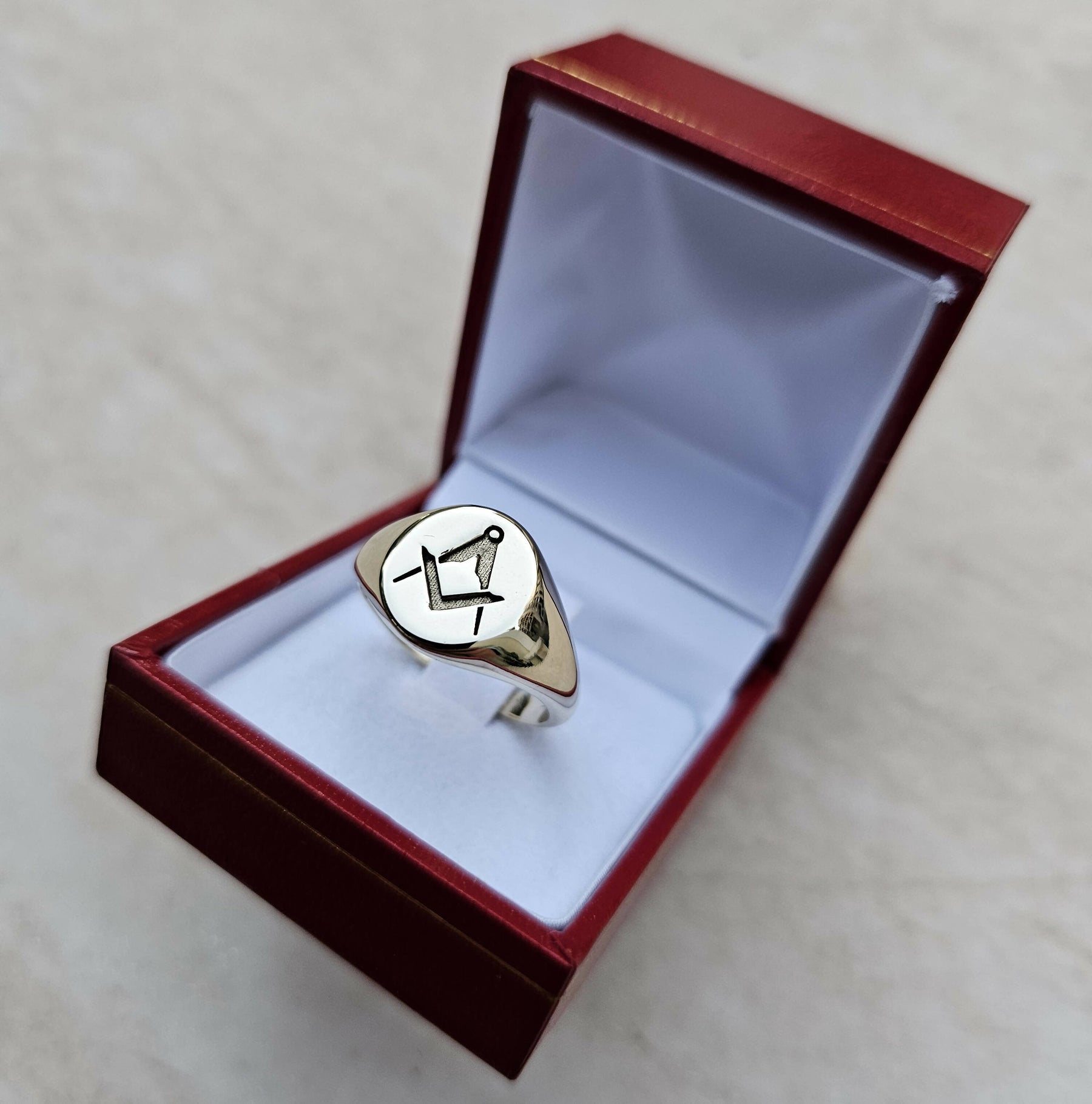 Master Mason Blue Lodge Ring - 14K Gold Square and Compass - Bricks Masons